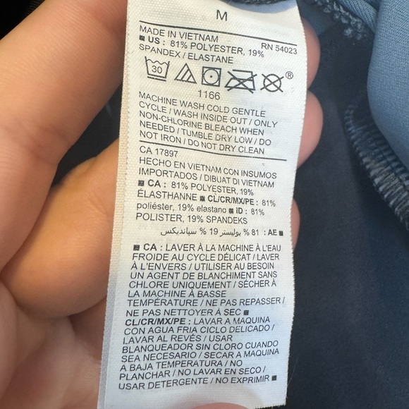 Old Navy Active Crop Top Short Sleeve Marble Black and Gray Size M - Picture 9 of 9